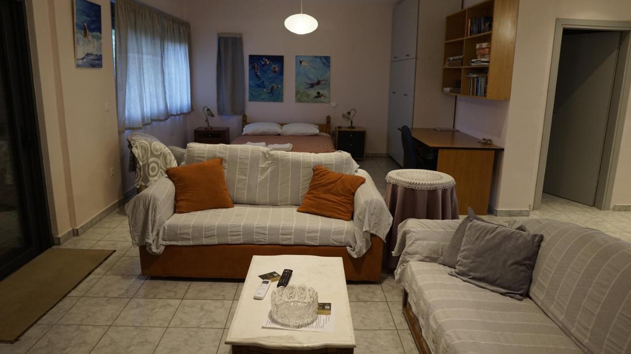 Romanos Patras studio Exterior foto